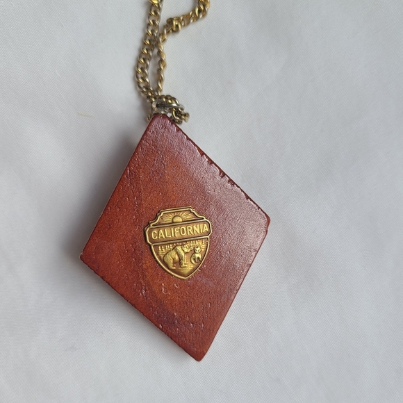 Vintage 1960 Wooden Earrings and Neclace Set - Picture 4 of 5